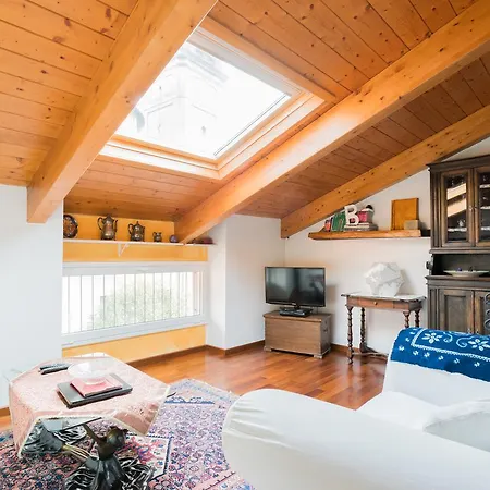 Eclectic Mansard - Rentallcomo * Como