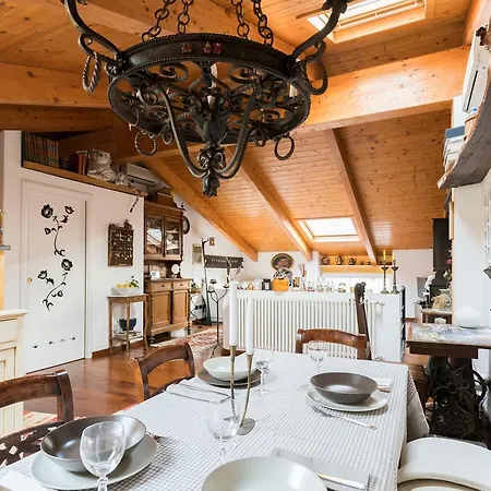 Eclectic Mansard - Rentallcomo *